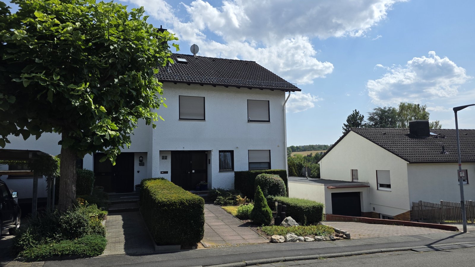 Doppelhaushälfte mit viel Platz und schönem Garten Doppelhaushälfte mit viel Platz und schönem Garten